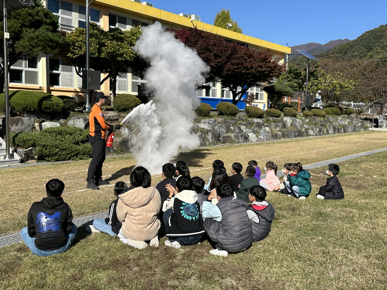 ②소화기사용방법교육장면.jpg