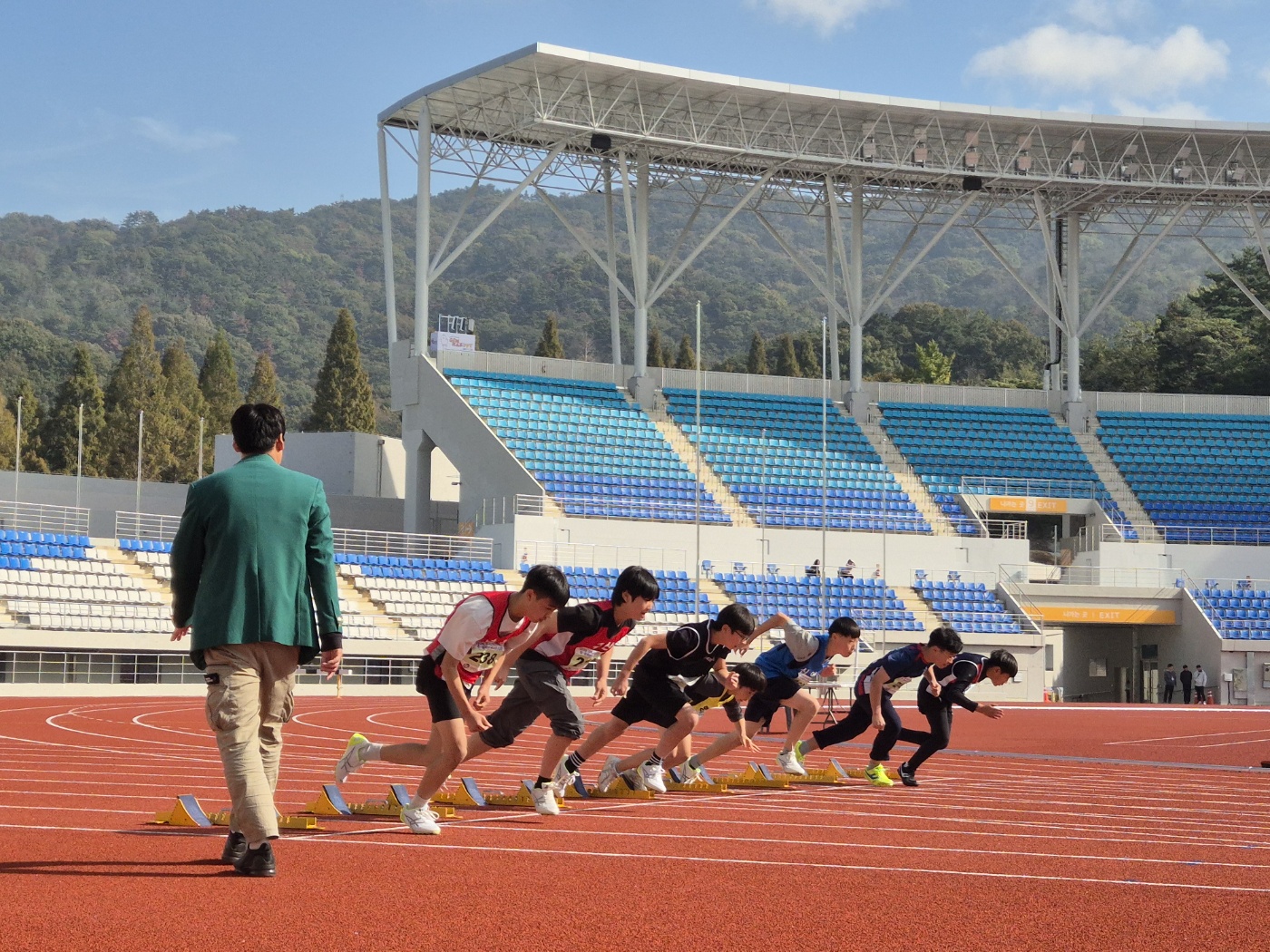 2.8일오전수로부남자6학년100m경기.jpg